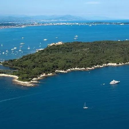 2P 60M²,Centre-Ville,Calme ,Vue Mer ,Parking ,Wifi * Αντίμπ