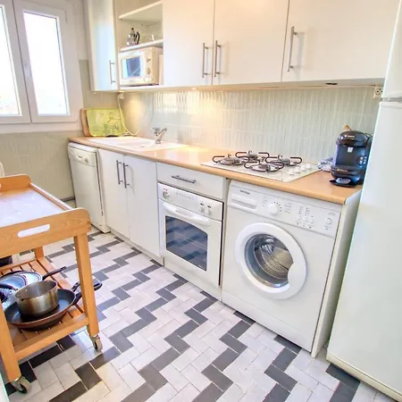 2P 60M²,Centre-Ville,Calme ,Vue Mer ,Parking ,Wifi Διαμέρισμα *