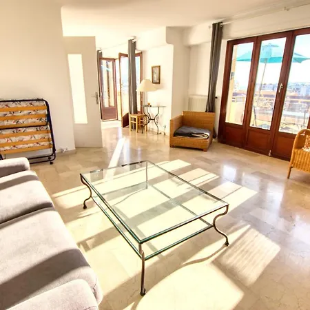 2P 60M²,Centre-Ville,Calme ,Vue Mer ,Parking ,Wifi * Αντίμπ