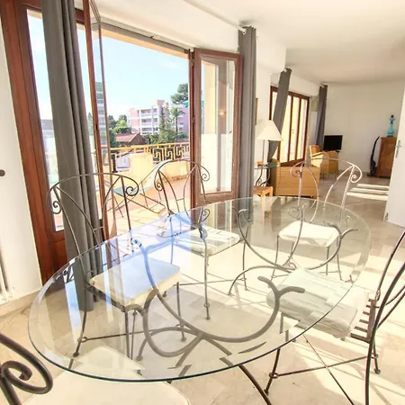 Διαμέρισμα 2P 60M²,Centre-Ville,Calme ,Vue Mer ,Parking ,Wifi Αντίμπ